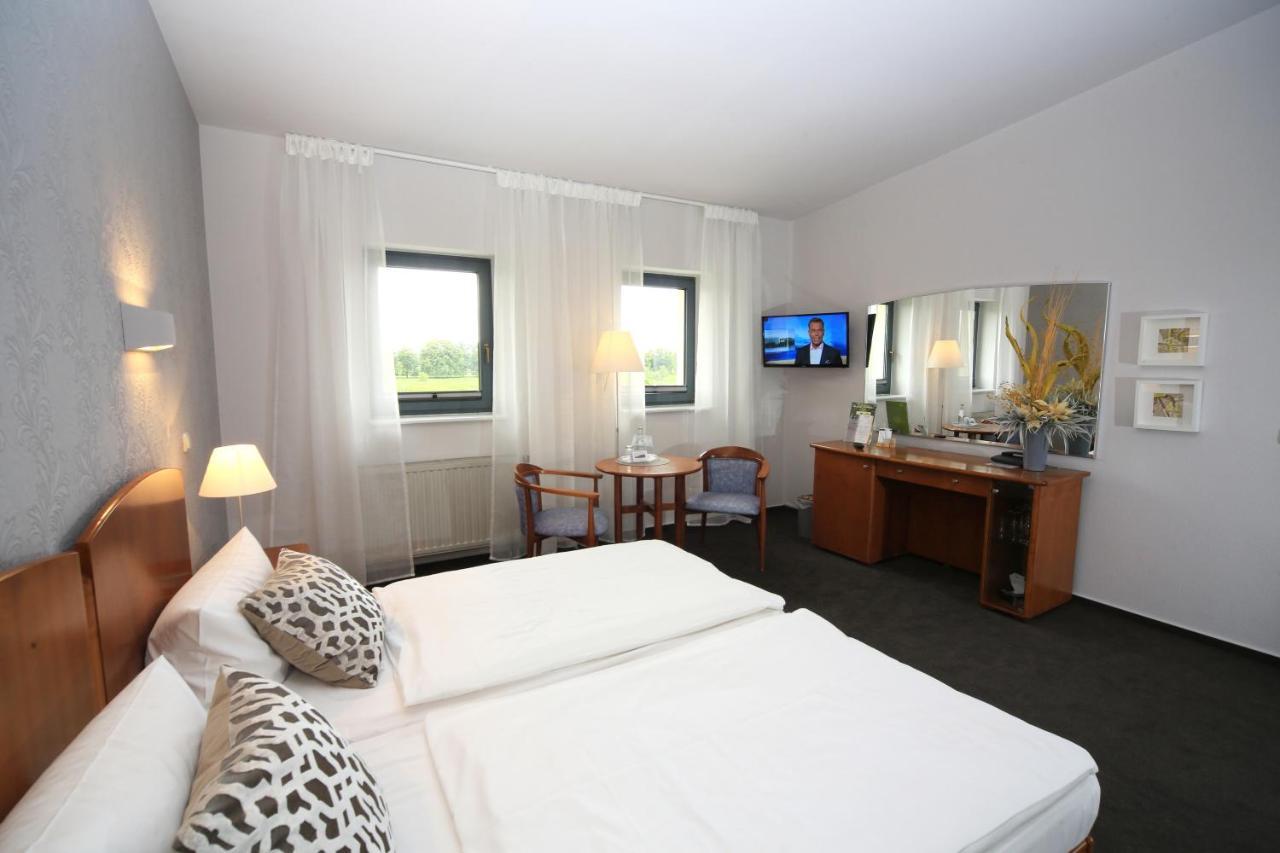Hotel Moritz An Der Elbe Zeithain エクステリア 写真